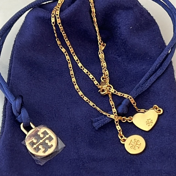 TORY BURCH Necklace. - Picture 16 of 16
